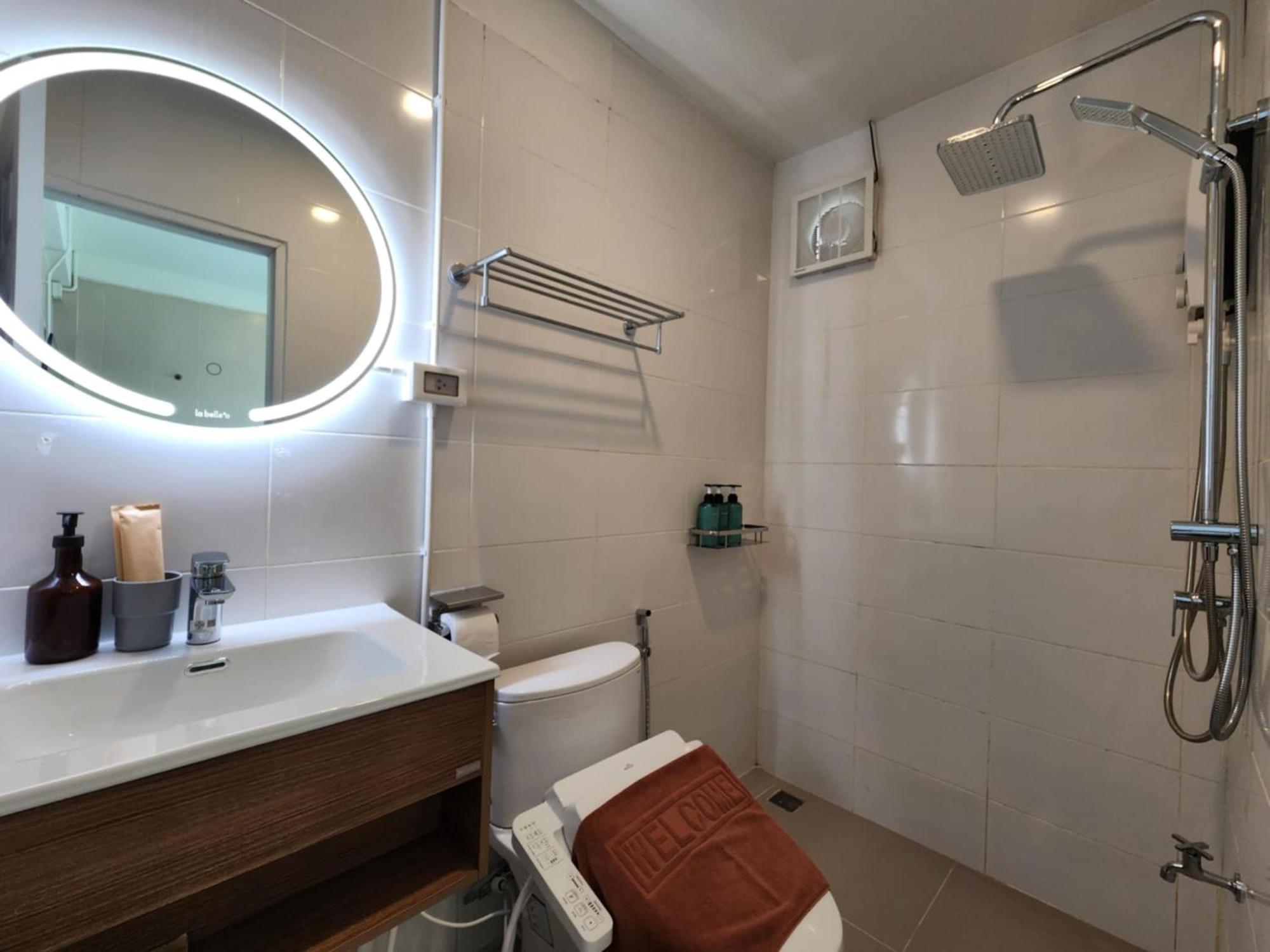 Lo-Ha Guest House, Contactless Check-In Μπανγκόκ Εξωτερικό φωτογραφία